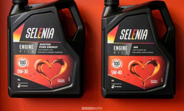 Olio Selenia con il logo "100 Years"