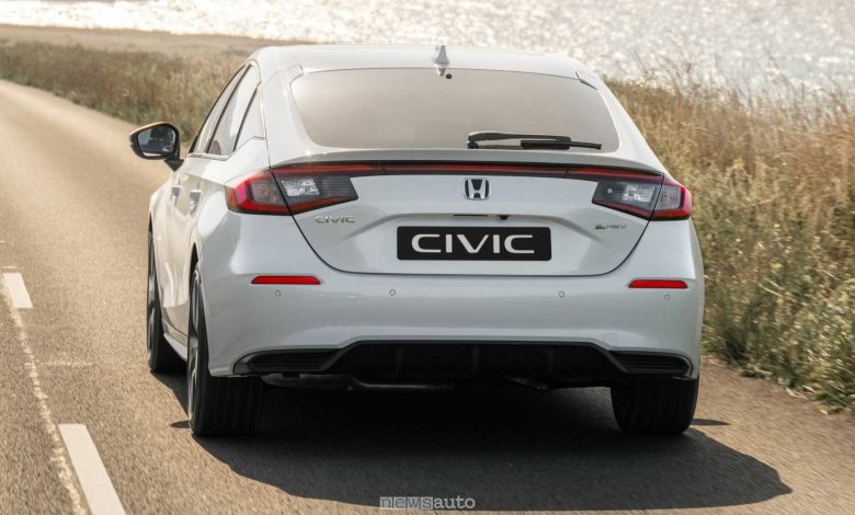Honda Civic spinta con sistema ibrido e:HEV a due motori