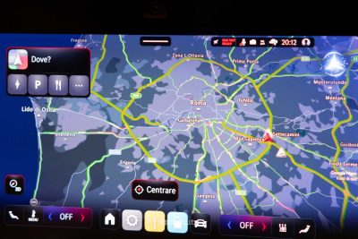 Navigatore Mercedes CLA test autonomia sul GRA di Roma