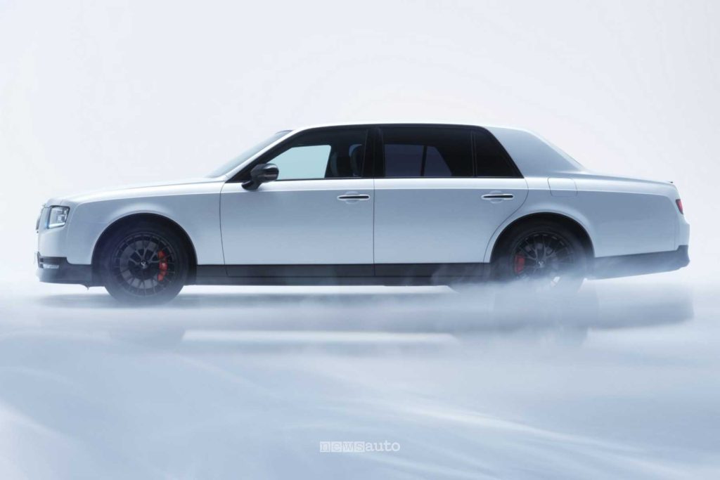 Toyota Century berlina GRMN laterale