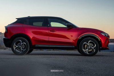 Alfa Romeo Junior Milano Cortina 2026 laterale