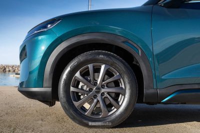 BYD Atto 2 DM-i cerchi da 17"