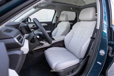 BYD Atto 2 DM-i sedili anteriori