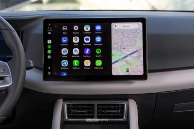 BYD Atto 2 DM-i Android Auto display infotainment 12,8"
