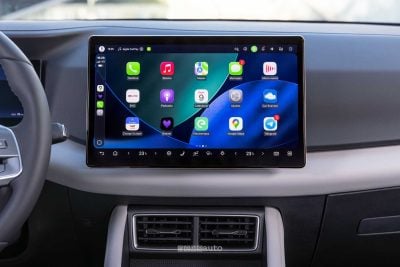 BYD Atto 2 DM-i Apple CarPlay display infotainment 12,8"