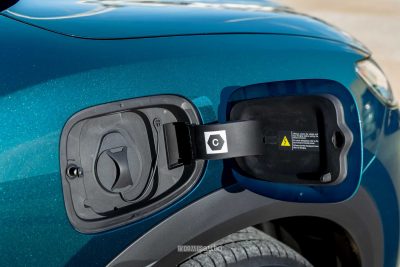 BYD Atto 2 DM-i vano per la ricarica AC