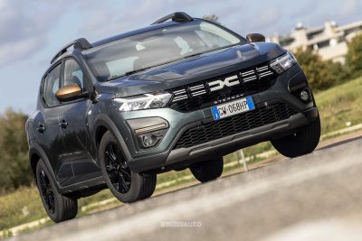 Dacia Sandero Stepway anteriore 3/4