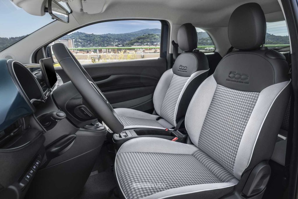 Nuova Fiat 500 Hybrid Torino sedili anteriori