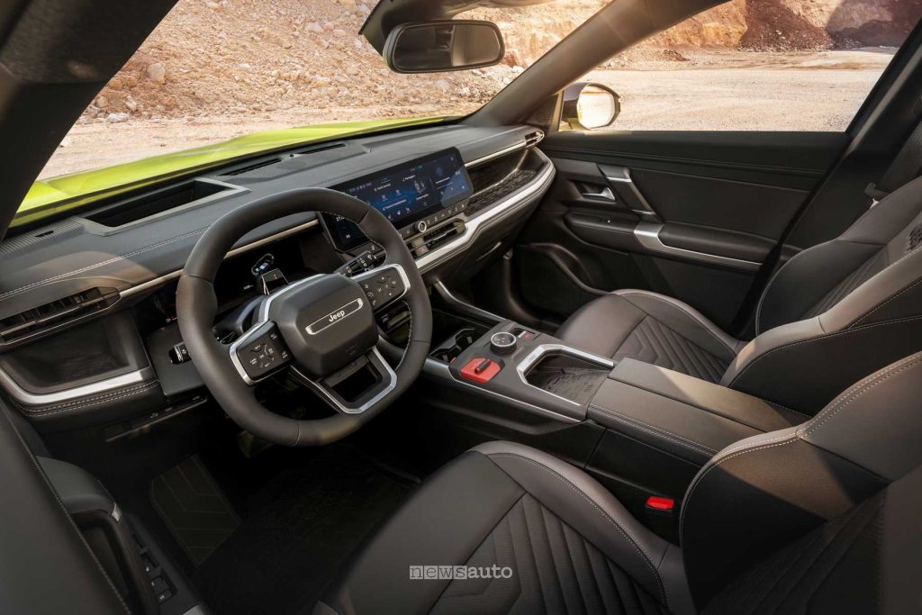 Nuova Jeep Compass plancia abitacolo