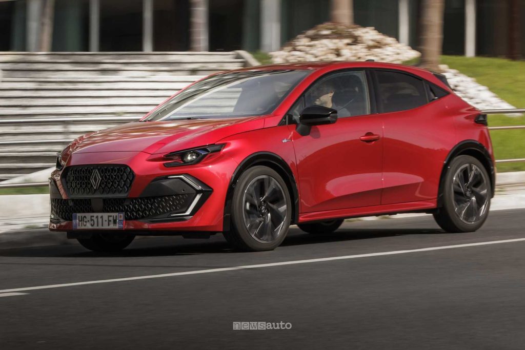 Nuova Renault Clio Esprit Alpine su strada