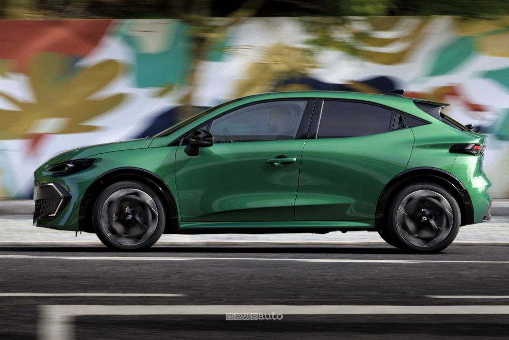 Nuova Renault Clio Techno su strada