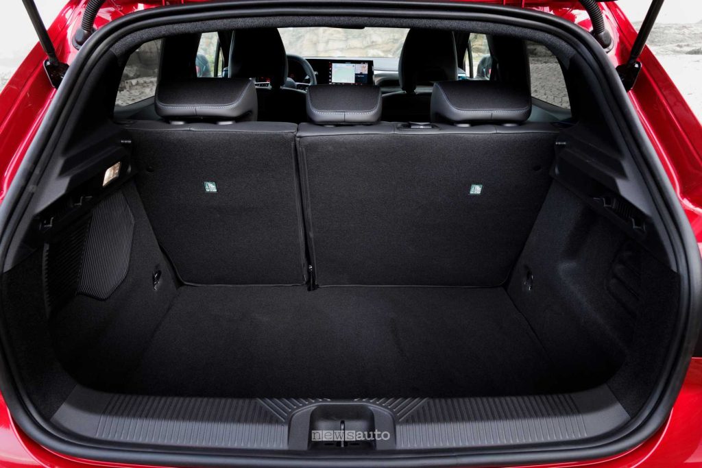 Nuova Renault Clio bagagliaio abitacolo
