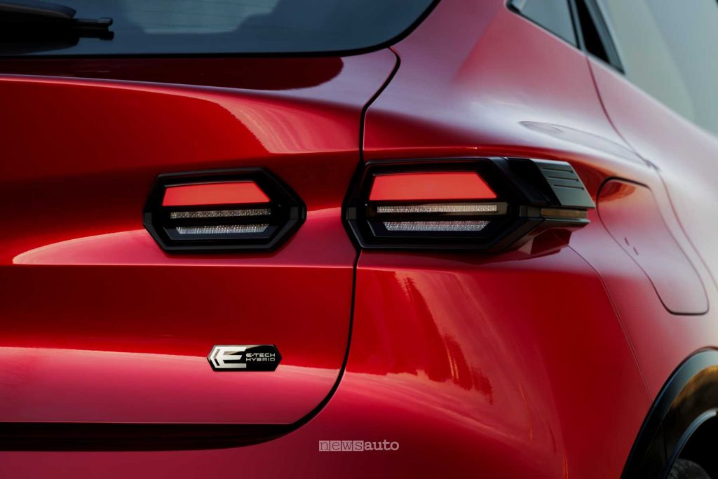 Nuova Renault Clio faro posteriore