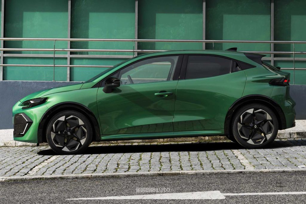 Nuova Renault Clio Techno laterale