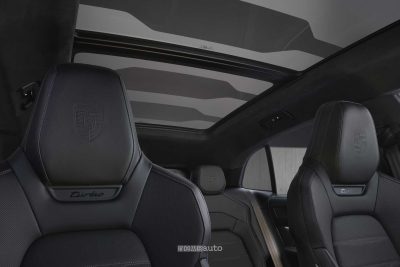 Porsche Cayenne Turbo Electric tetto elettrocromatico