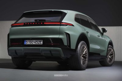 Porsche Cayenne Turbo Electric posteriore 3/4