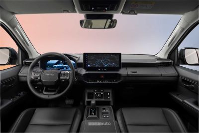 Nuovo Toyota Hilux BEV plancia abitacolo