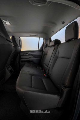 Nuovo Toyota Hilux BEV sedili posteriori