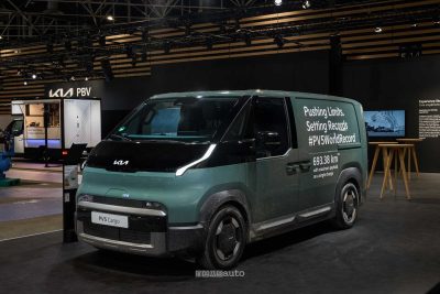Kia PV5 Cargo anteriore 3/4