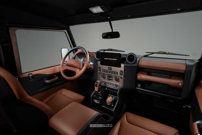 Abitacolo Land Rover Defender storico con personalizzazione OCTA