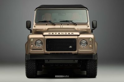 Land Rover Classic Defender V8 livrea Petra Copper frontale