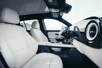 Nuova Mercedes GLB 250+ sedili anteriori