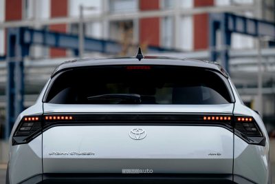 Toyota Urban Cruiser AWD firma luminosa posteriore