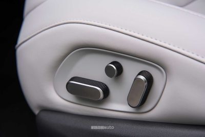 Xpeng G6 2026 comandi dei sedili elettrici