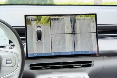 Xpeng G6 2026 immagini telecamera display infotainment