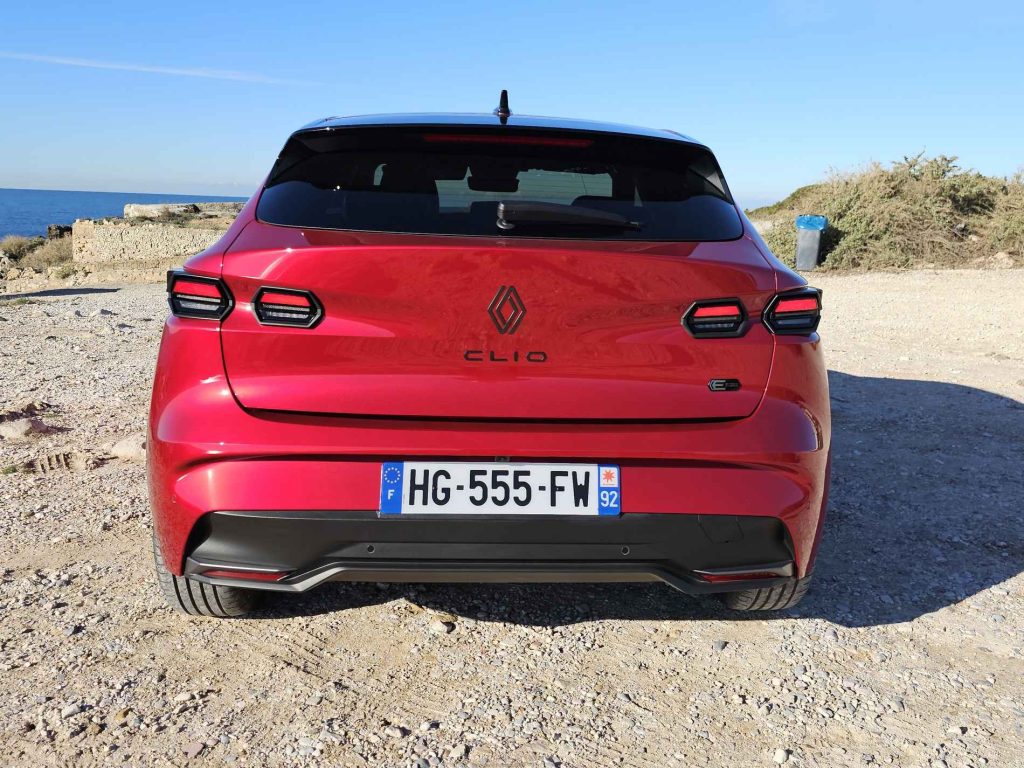 Il posteriore rinnovato della nuova Renault Clio