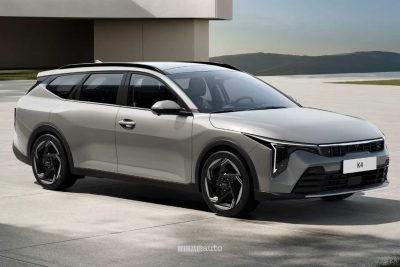 Kia K4 Sportswagon anteriore 3/4