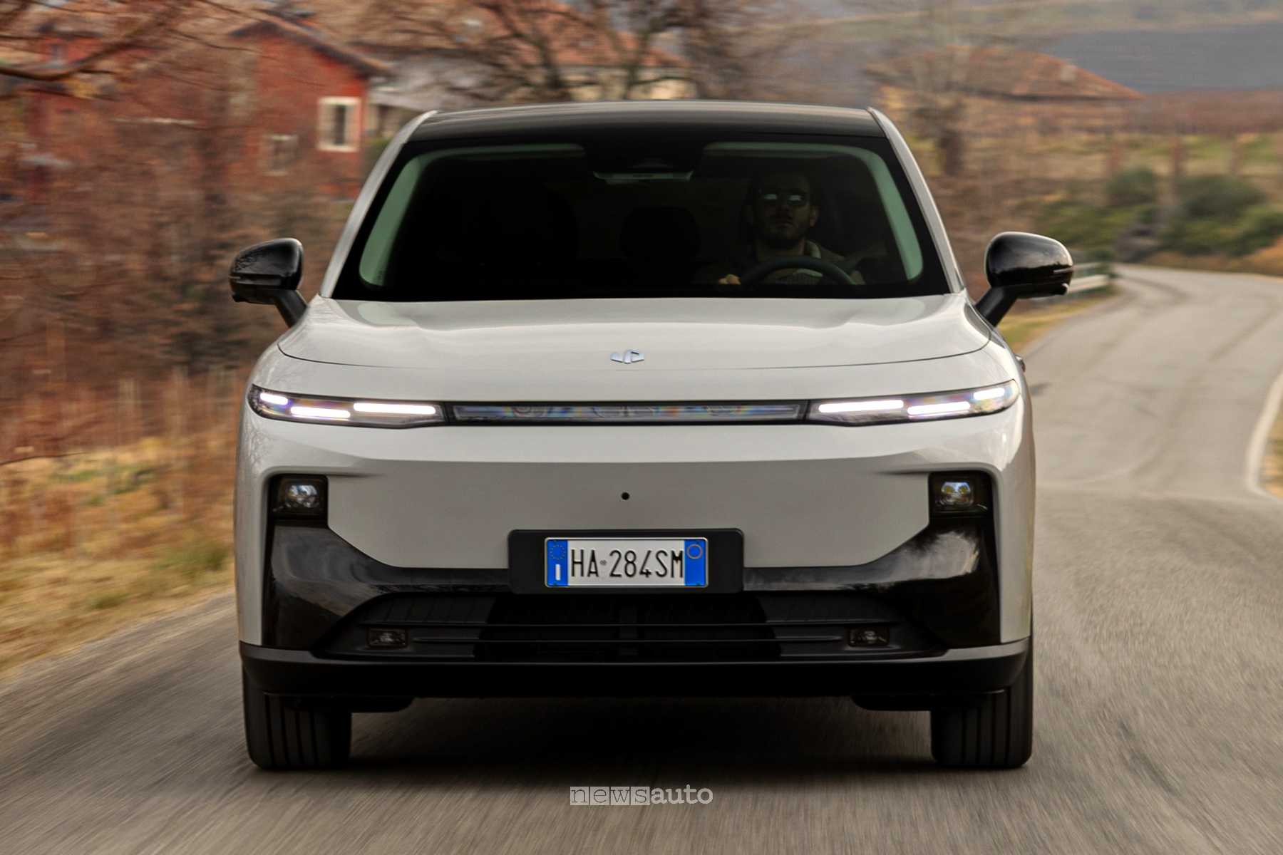 Leapmotor B10 REEV Hybrid: SUV ibrido con range extender