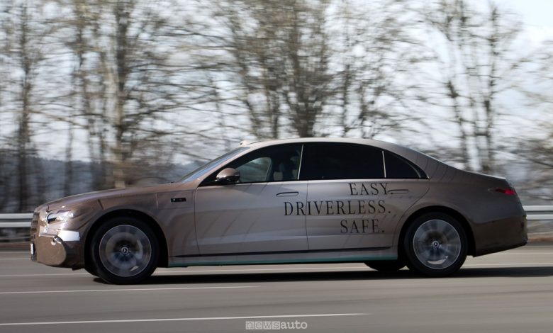 Robotaxi a guida autonoma basato sulla nuova Mercedes Classe S