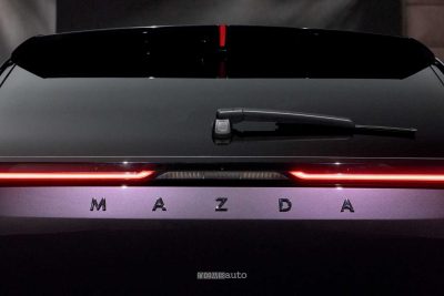 Mazda CX-6e portellone posteriore