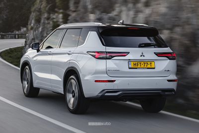 Mitsubishi Outlander PHEV su strada