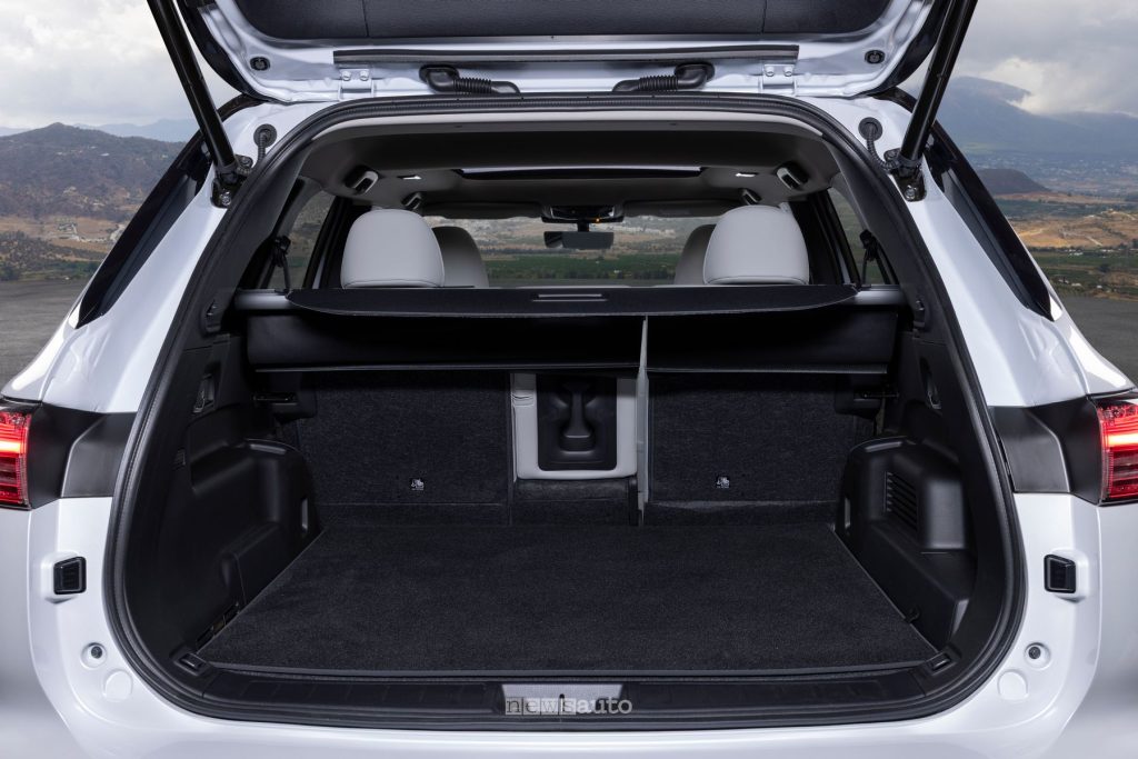 Mitsubishi Outlander PHEV bagagliaio