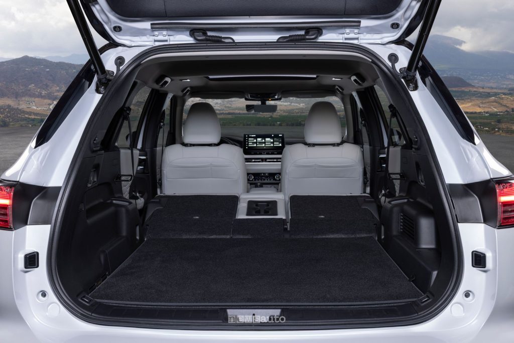 Mitsubishi Outlander PHEV bagagliaio
