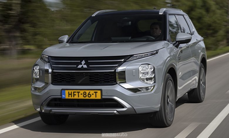 Mitsubishi Outlander PHEV su strada
