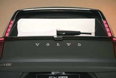 Nuova Volvo EX60 portellone posteriore