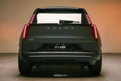 Nuova Volvo EX60 posteriore