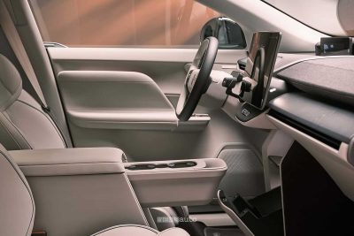 Nuova Volvo EX60 plancia abitacolo