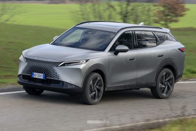 Omoda 7 SHS-P su strada