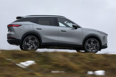 Omoda 7 SHS-P su strada