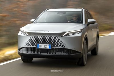 Omoda 7 SHS-P su strada