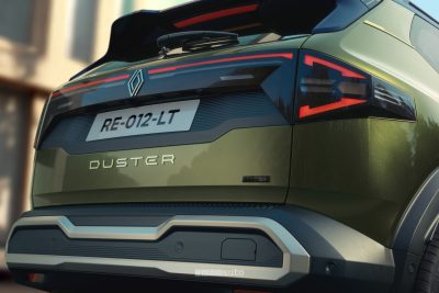 Renault Duster paraurti, faro e firma luminosa posteriore