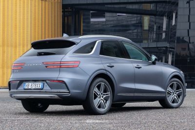 Genesis GV70 posteriore 3/4