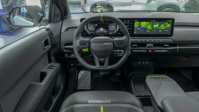 KIA EV3 GT plancia e volante
