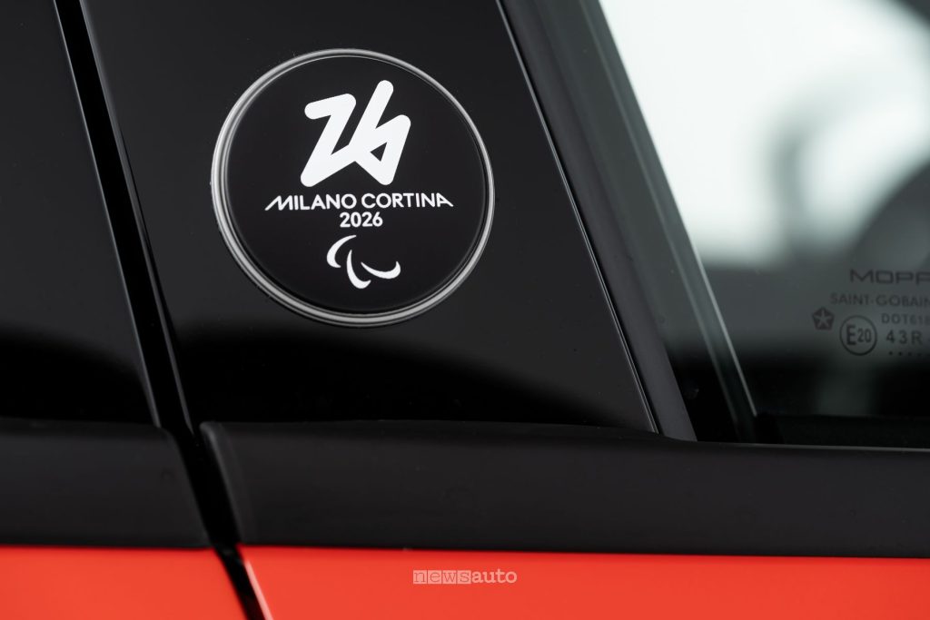 Abarth 600e Competizione Milano Cortina badge della serie speciale