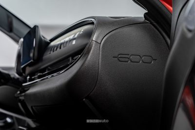 Abarth 600e Competizione Milano Cortina rivestimento della plancia