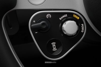 Ferrari Luce comandi sul volante